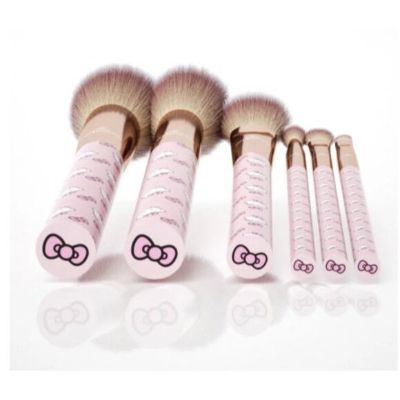Hello Kitty Makeup Brush Set With Clear Kitty Holder & Pink Handles - Picture 6 of 7